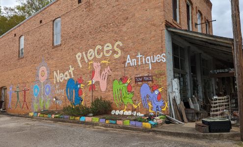 Neat Pieces Antiques Carlton