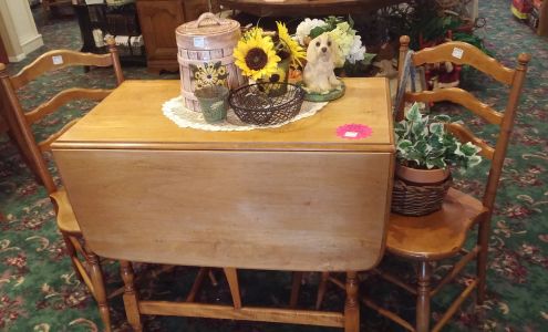 2 Sisters Resale N' Gifts