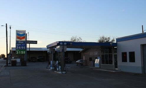 Rodriguez Convenience & Hardware Store San Saba