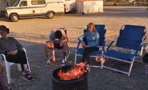 Safari Trailer Park Quartzsite