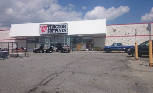 Tractor Supply Skowhegan