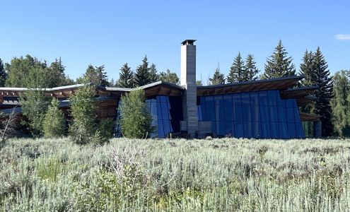 Craig Thomas Discovery and Visitor Center Moose
