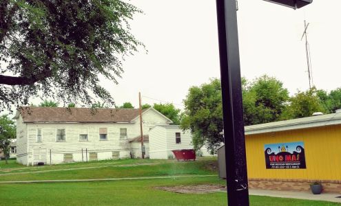 Crashpad Bunkhouse and Noonan Hotel Noonan