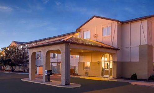 Super 8 by Wyndham Holbrook