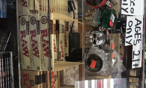 Eliot Smoke& Convenience Middle Village