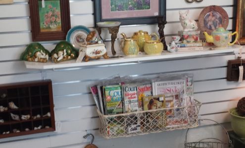 The Boulevard Shoppe - Antiques and Collectibles