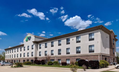 Holiday Inn Express & Suites Shelbyville Indianapolis, an IHG Hotel