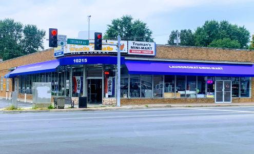 Munch & Fold Laundromat & Munchie Spot