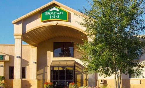 Broadway Inn