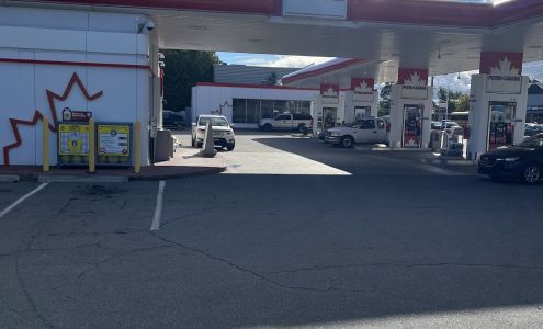 Petro-Canada et Lave-Auto