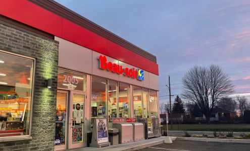 Petro-Canada & Car Wash