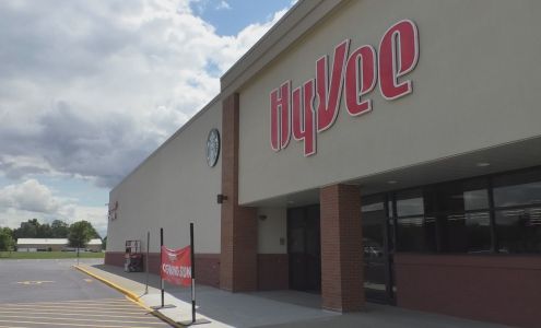 Hy-Vee Grocery Store