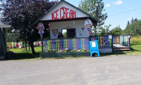 Rangeland motel & Skookum Scoops of Lac La Hache Lac la Hache