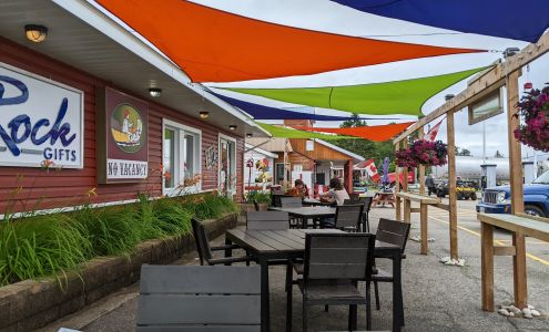 The Voyageur's Lodge and Cookhouse Batchawana Bay