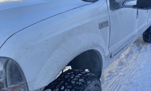 Garage Brian Côté - Mécanique générale et Atelier de débosselage et carrosserie 504 Av. Miller, Murdochville Quebec G0E 1W0