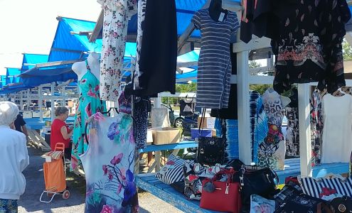 Marché Aux Puces le Toit Bleu Saint-felix-de-valois