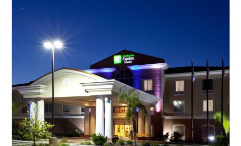 Holiday Inn Express & Suites Spring Hill, an IHG Hotel