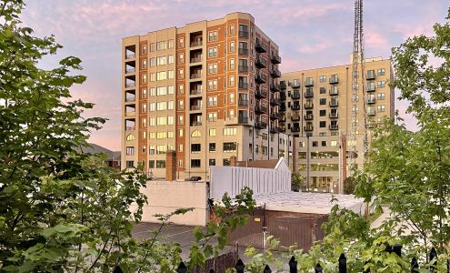 300 East Luxury Apartment Homes