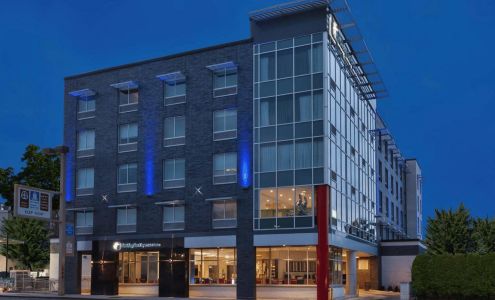 Holiday Inn Express & Suites Jersey City - Holland Tunnel, an IHG Hotel