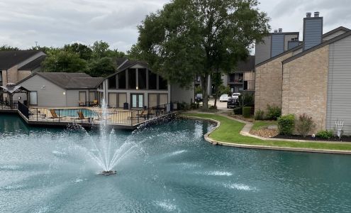 Lakebridge Apartments