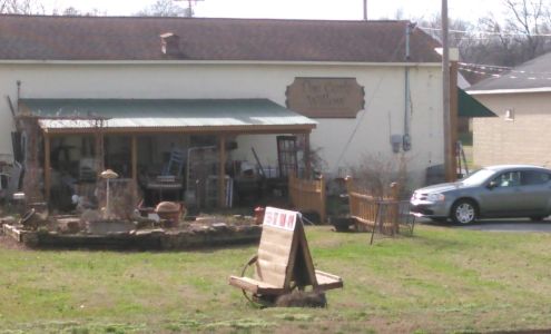 The Curly Willow Estill Springs