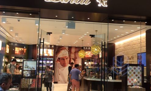 Lindt Chocolate Shop - Carrefour Laval