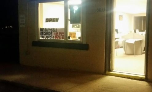 ISHY'S RECORDS & HOT SAUCE OUTLET 5833 Buffalo St, Sanborn New York 14132