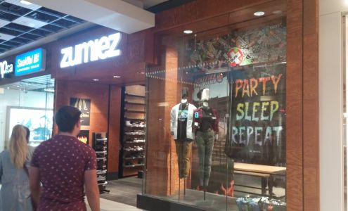 Zumiez