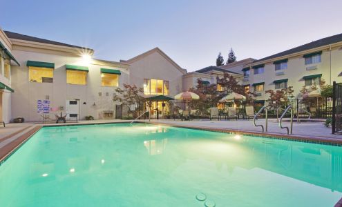 Holiday Inn Auburn, an IHG Hotel