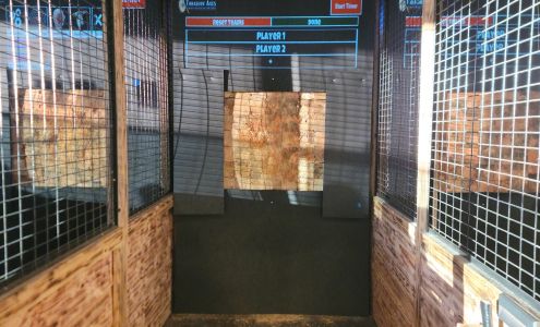 Thrashin' Axes Bar and Eatertainment