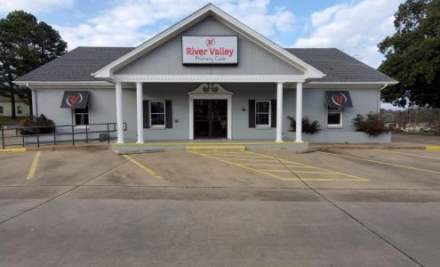 Clarksville Community Health Center 708 W Main St, Clarksville Arkansas 72830