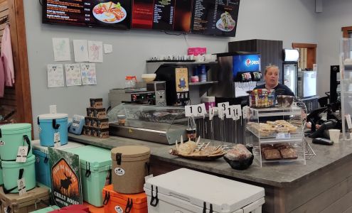 Watershed Car & Truck Stop Gogama