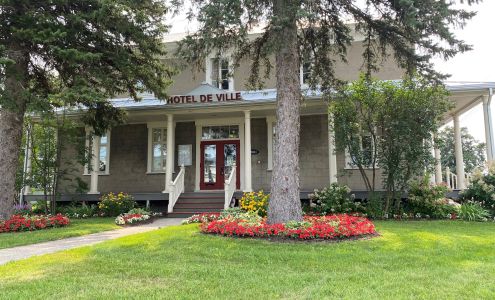 Hôtel De Ville Saint Jean Baptiste Saint-Jean-Baptiste