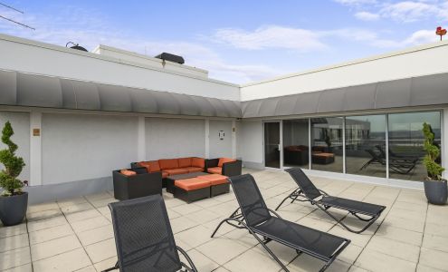 Lenox Club Apartments