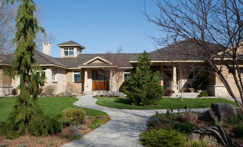 Seaman & Sons Builders 278 Clarendon St, Southampton Ontario N0H 2L0