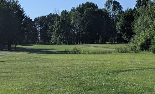 Rogue's Roost Golf Club Bridgeport