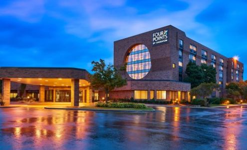 Four Points by Sheraton Milwaukee North Shore