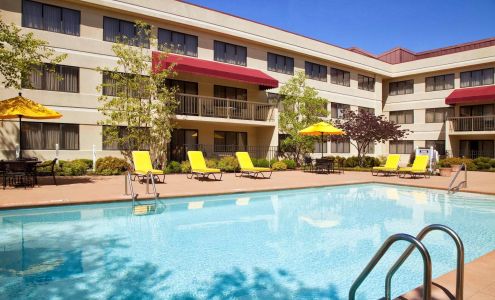 DoubleTree Suites by Hilton Hotel Cincinnati - Blue Ash