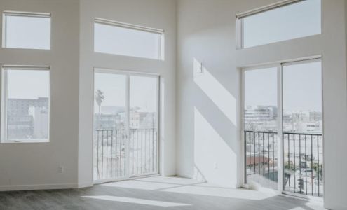 The Cue, Eastchester Flats