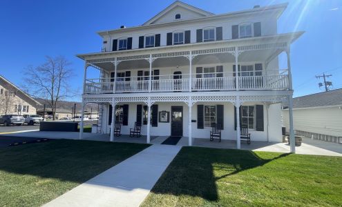 The Hermitage Inn & Taphouse Petersburg