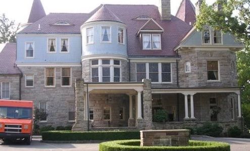 Graceland Inn & Restaurant