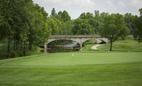 Lucas Oil Golf Course & Restaurant English