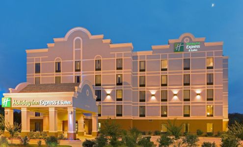 Holiday Inn Express & Suites Greenwood, an IHG Hotel