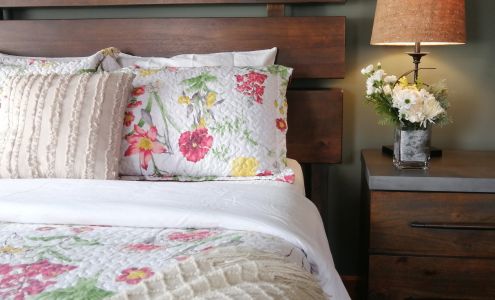 Valley Suds n' Stays 7321 Copperhorn Drive, Radium Hot Springs British Columbia V0A 1M0