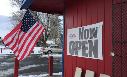 Hines Bare Bones Smoke & Gifts Convenience Store