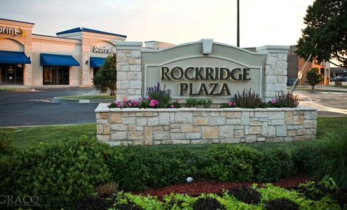 Rockridge Plaza