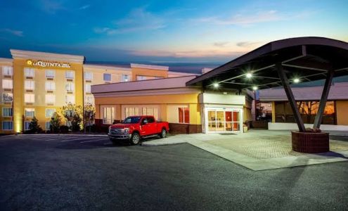 La Quinta Inn & Suites by Wyndham Lynchburg at Liberty Univ.