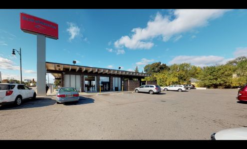 Bank of America (with Drive-thru services)