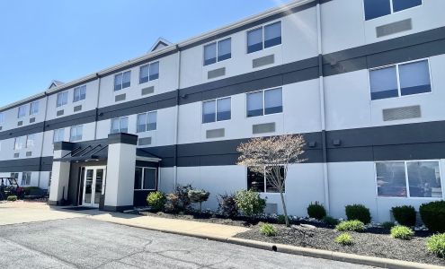 Commodore Perry Inn & Suites