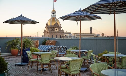 The Drayton Hotel Savannah, Curio Collection by Hilton